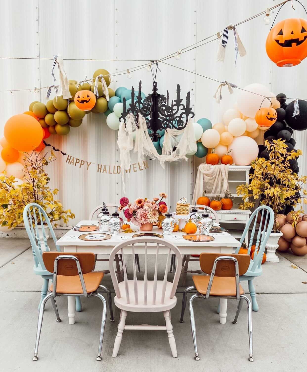 Spooky Retro Halloween Balloon Garland Kit