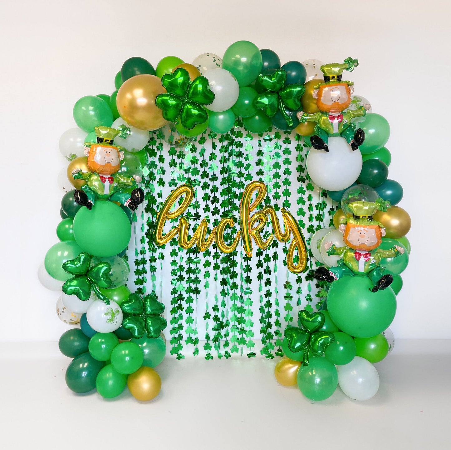 Lucky St Paddys With Clover Fringe Balloon Garland Kit